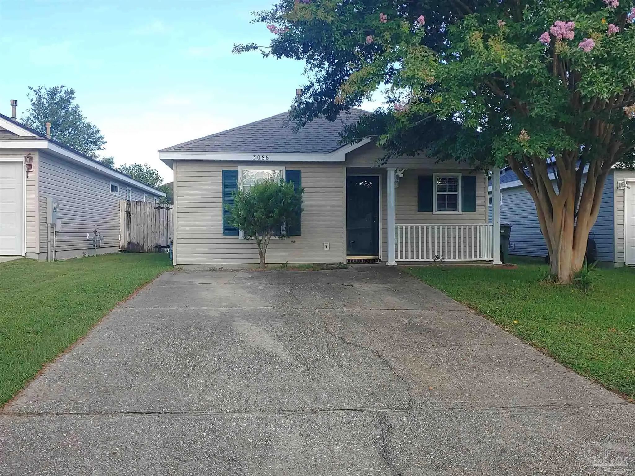 Photo of Listing #689059