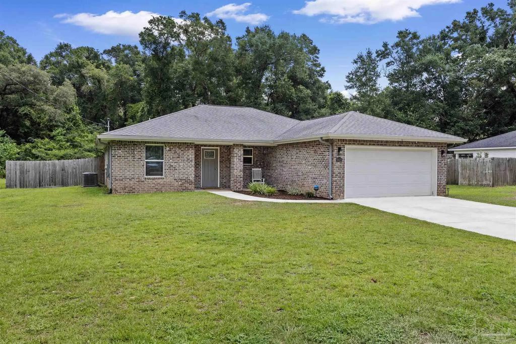 5622 Riviera Dr, Milton