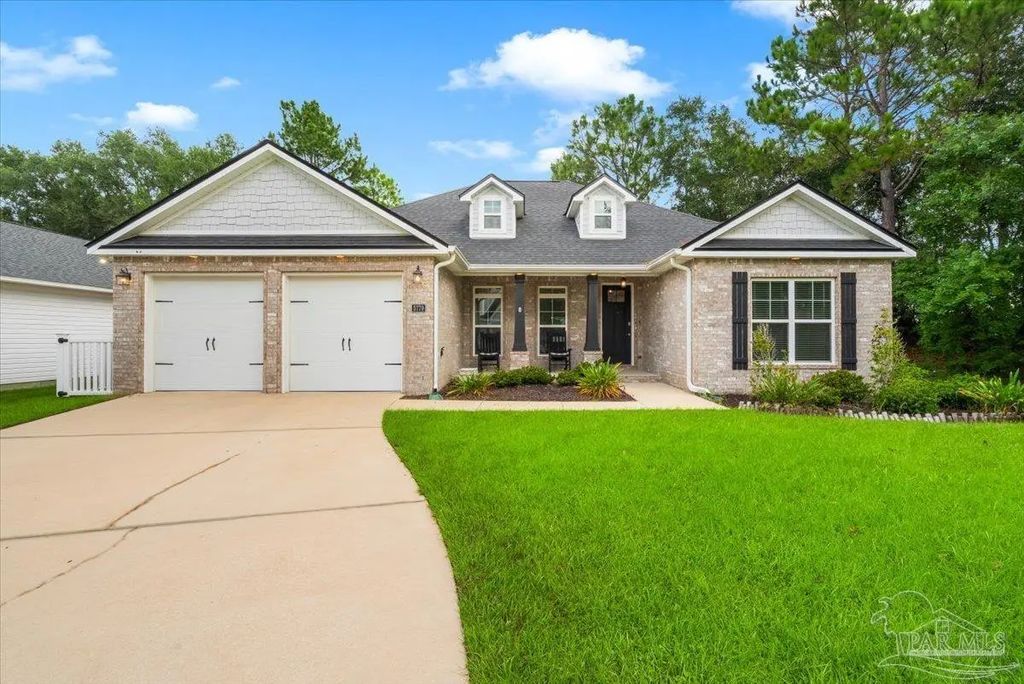 5779 Dunbar Cir, Milton