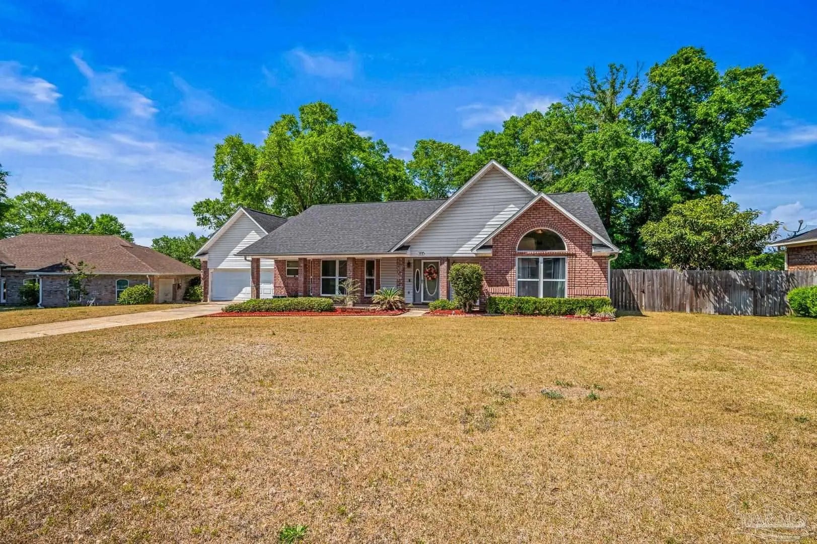 Photo of Listing #663827