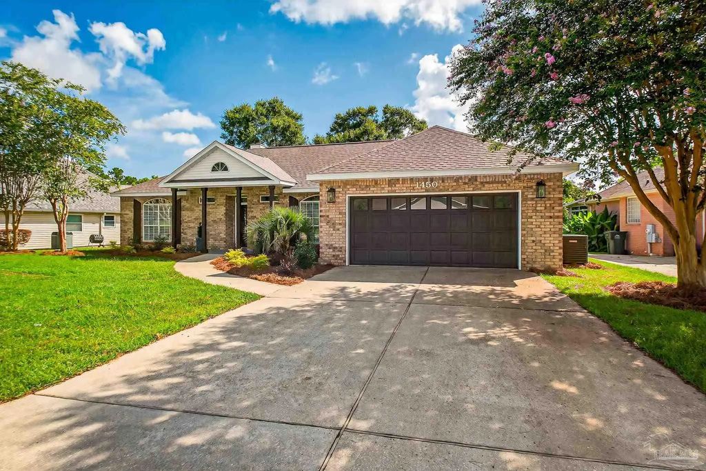 1450 Chalet Pl, Pensacola