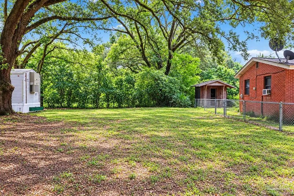 6807 Rolling Hills Dr, Pensacola