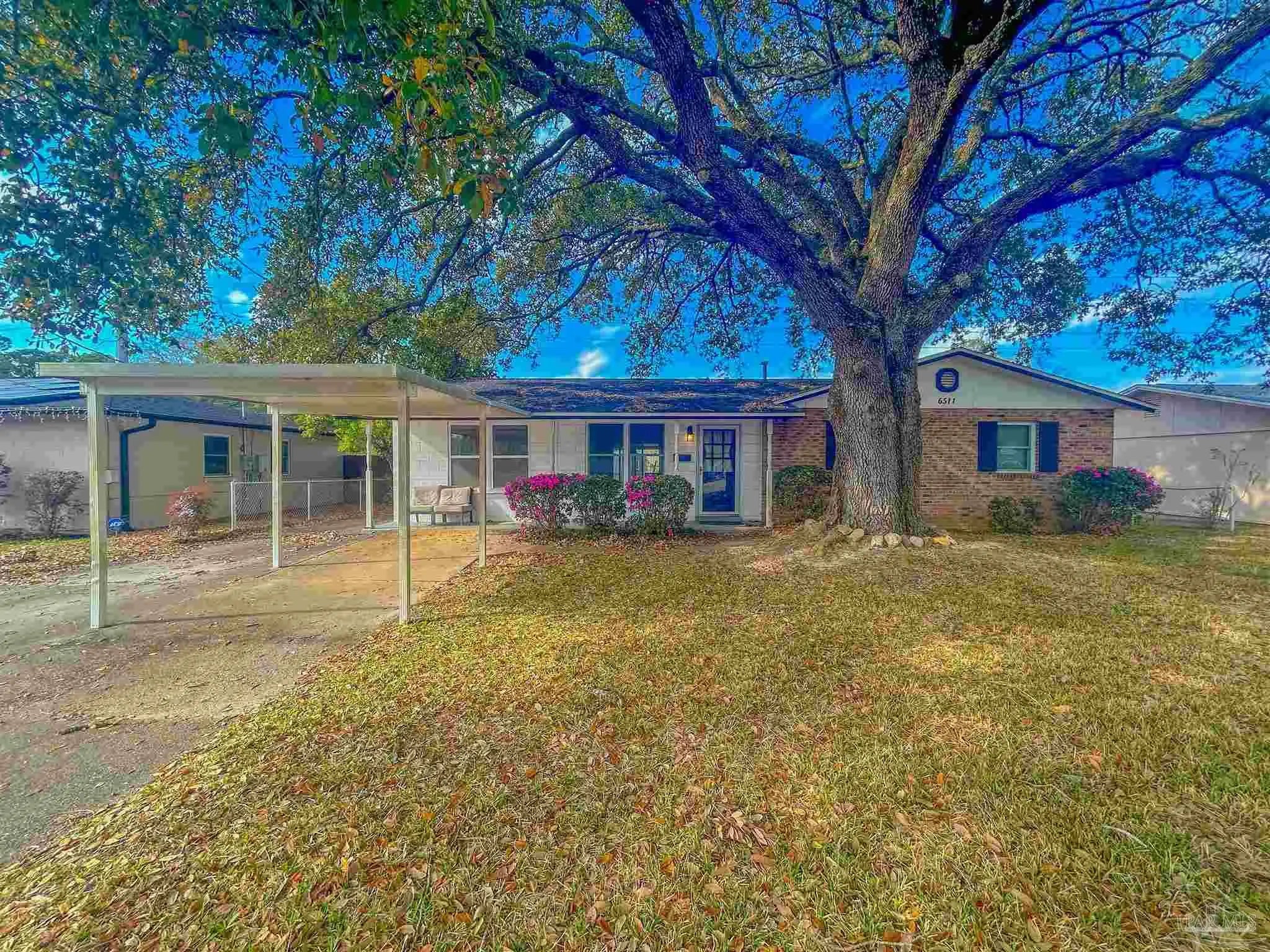 Photo of Listing #679543