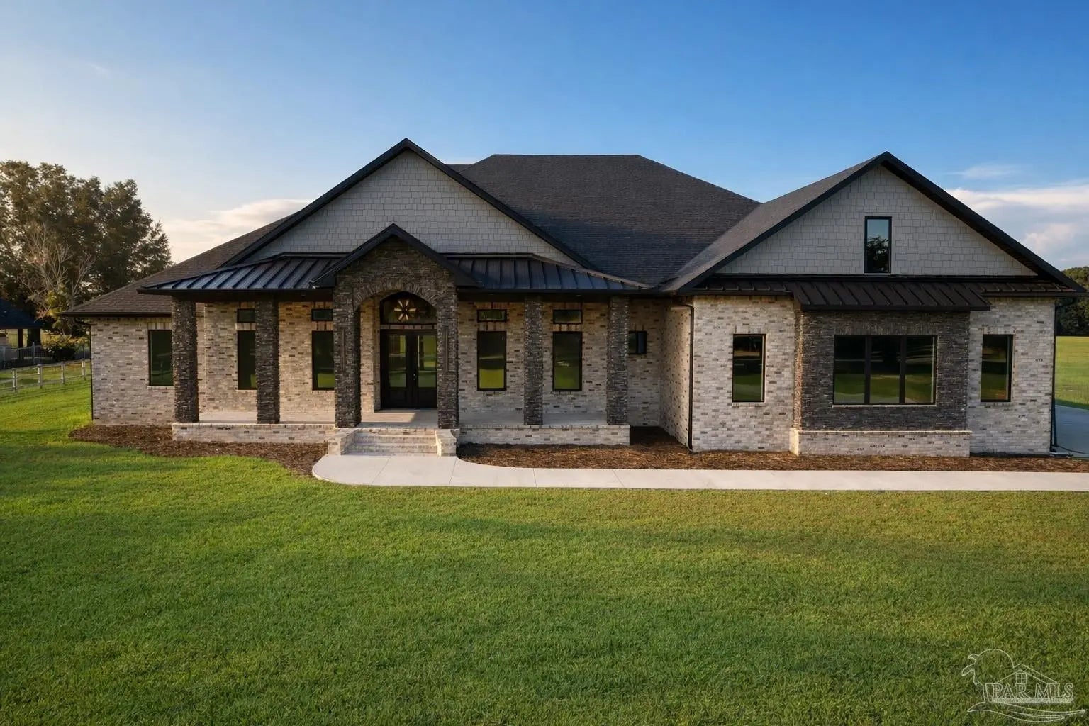 Photo of Listing #679312