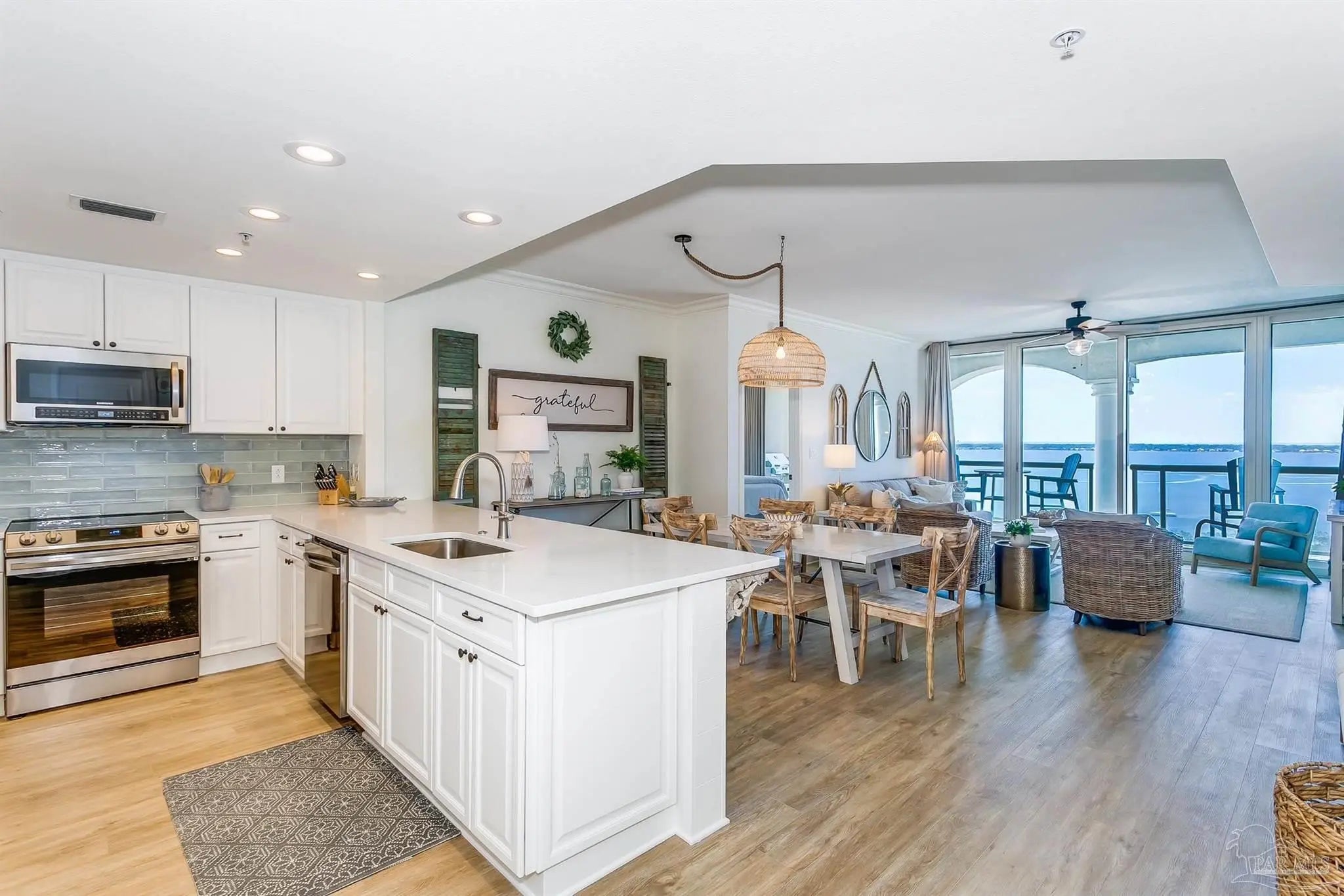 Photo of Listing #678781