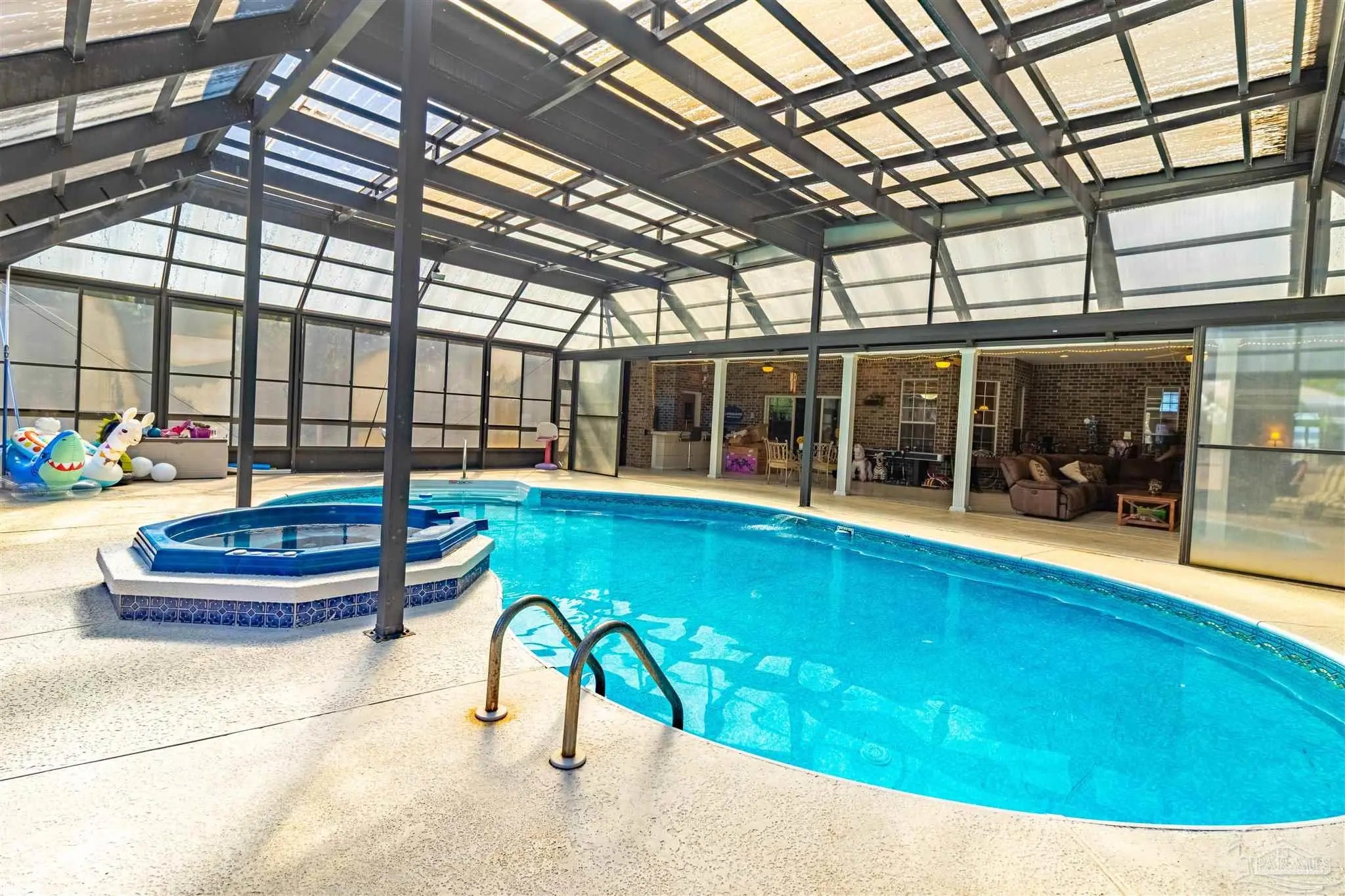 Photo of Listing #672733