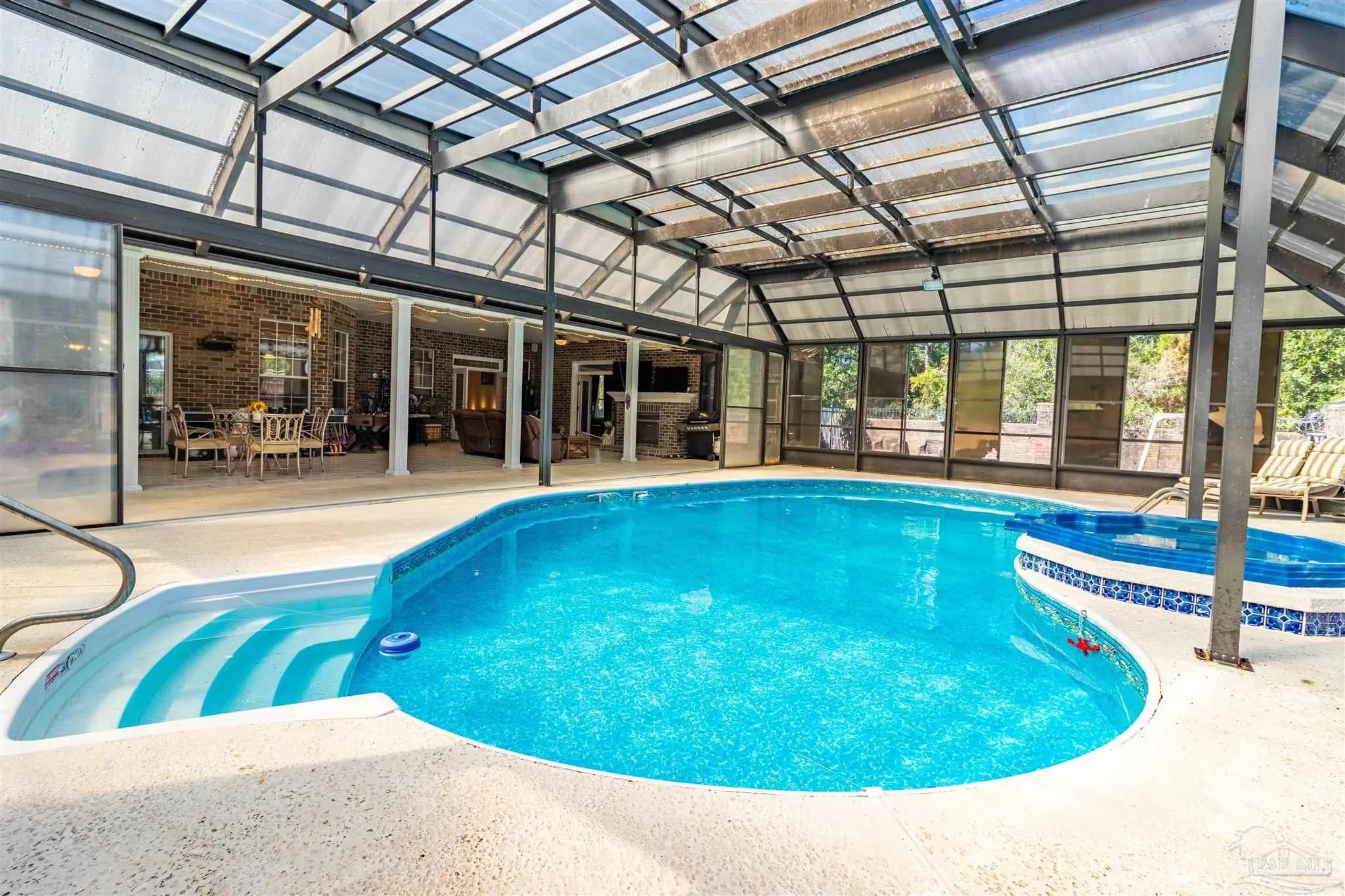 Photo of Listing #672733