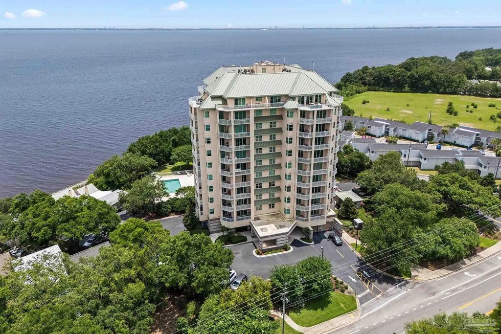 1700 Scenic Hwy #202, Pensacola