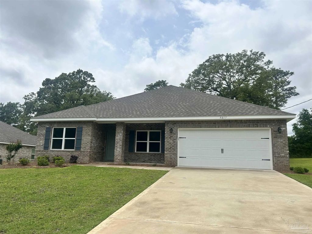5017 Sanborn Dr, Milton