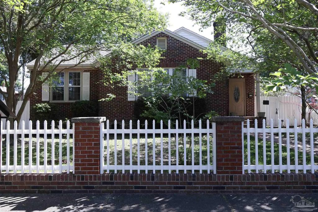 1540 N Spring St, Pensacola