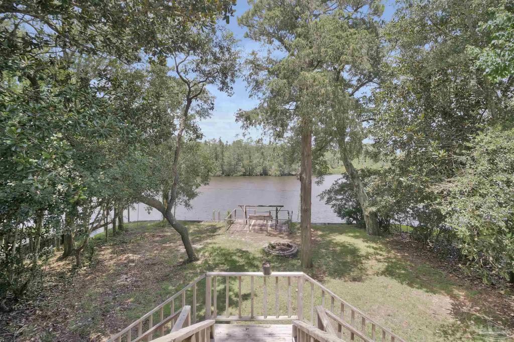 5985 N Airport Rd, Milton