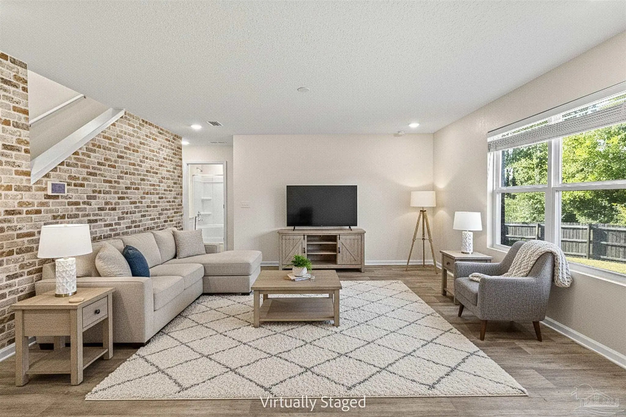 Photo of Listing #673974