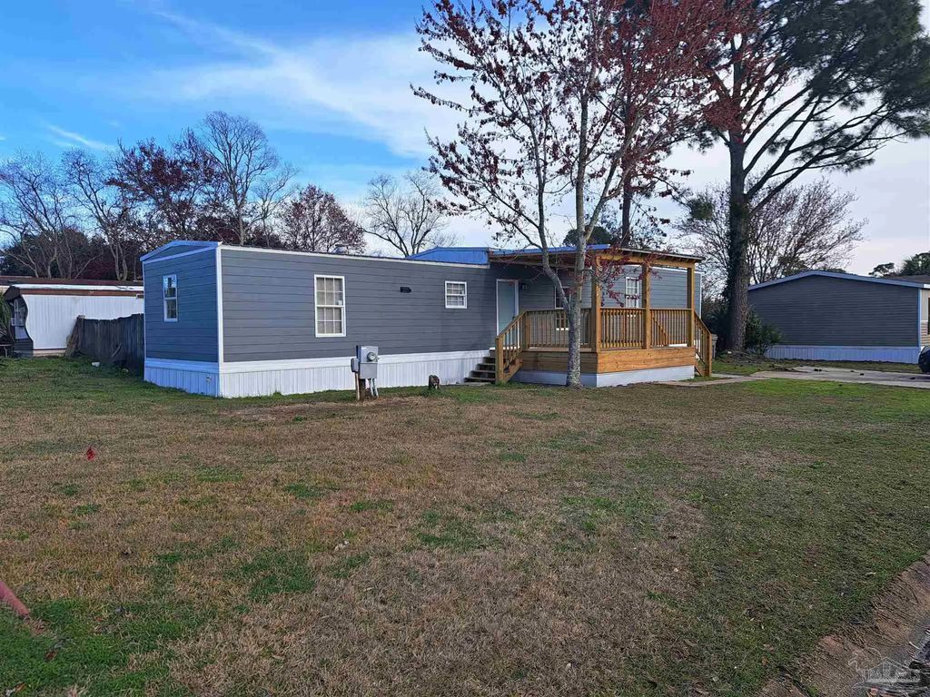 8561 San Miguel Calzada, Pensacola