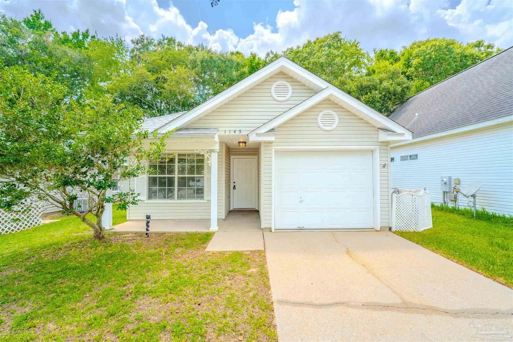 1145 Sweetbriar St, Cantonment