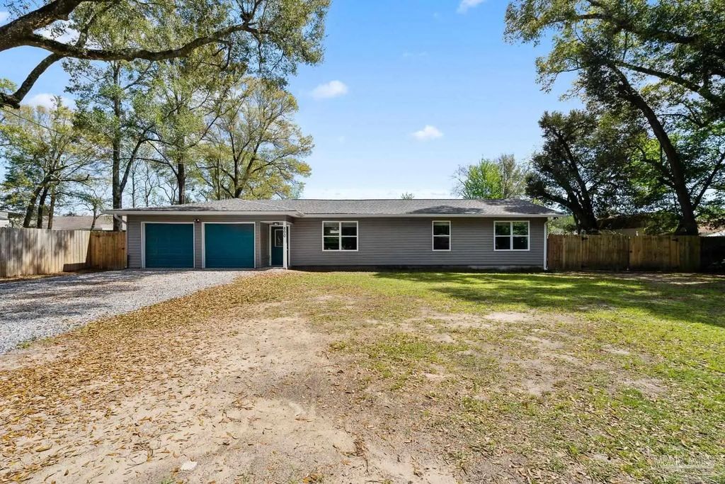 800 Cody Ln, Pensacola