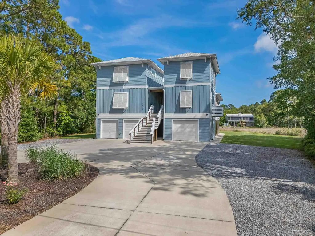 2032 Bay Point Blvd, Milton