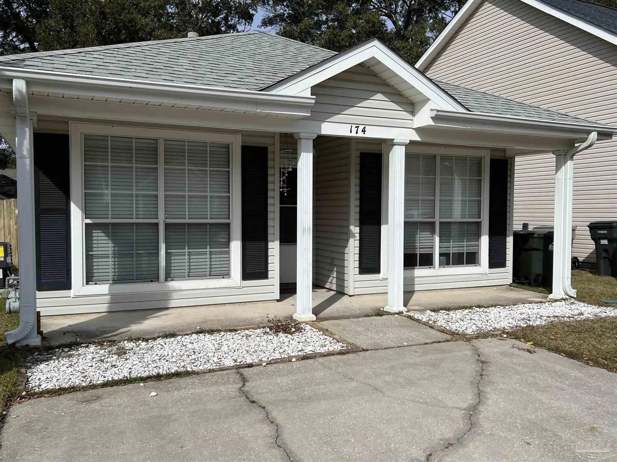 Photo of Listing #676503