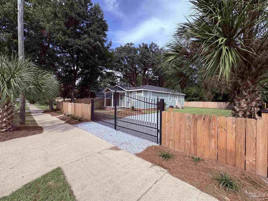 1212 N E St, Pensacola