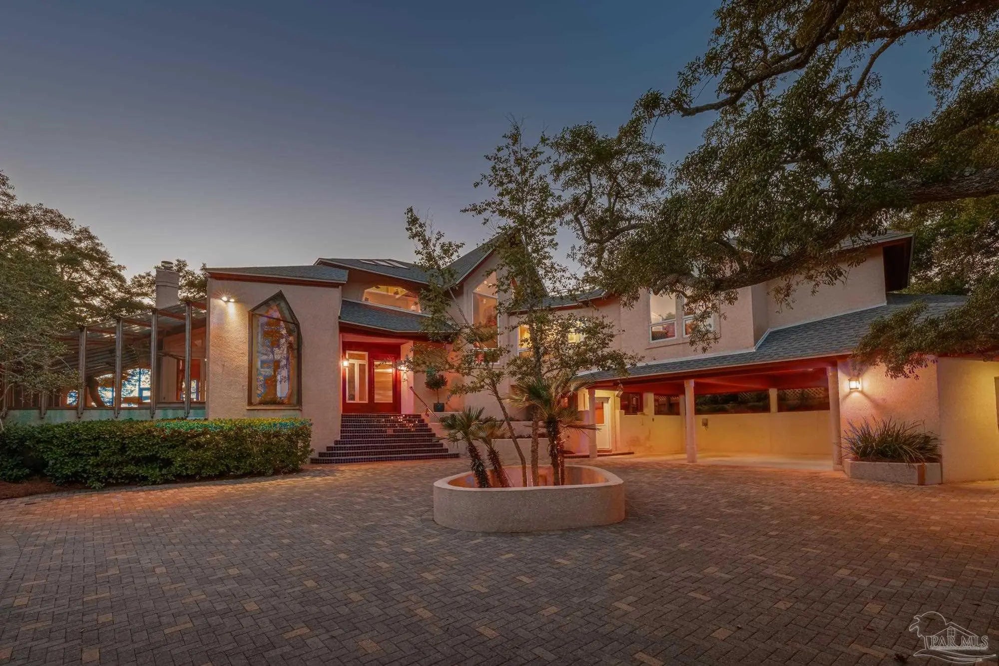 Photo of Listing #677728