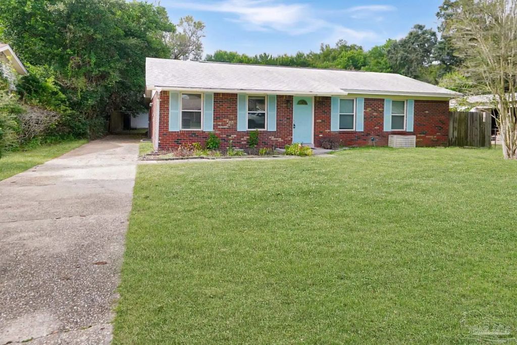 421 Seamarge Ln, Pensacola