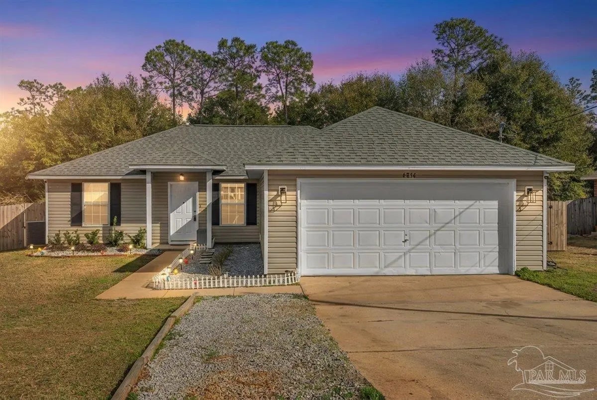 Photo of Listing #677497