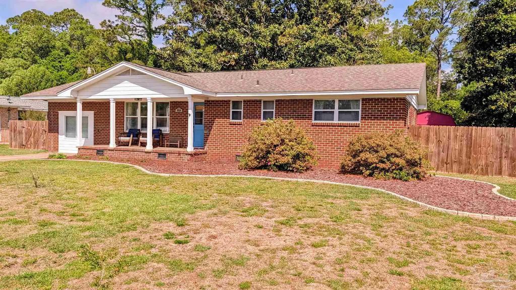 8920 Jupiter Dr, Pensacola