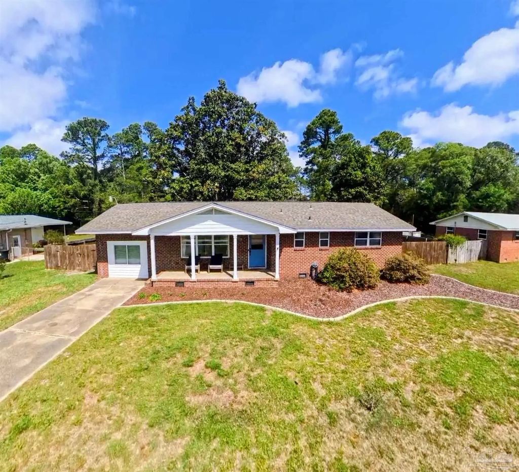 8920 Jupiter Dr, Pensacola