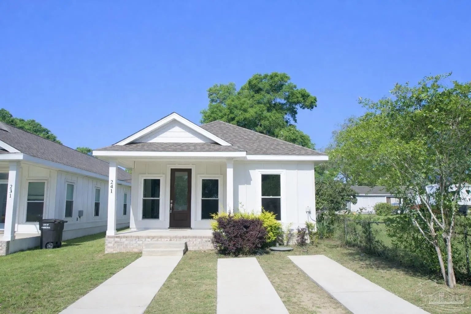 Photo of Listing #677966