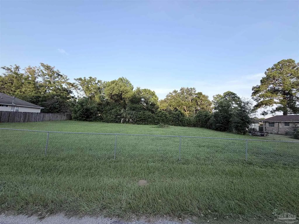 2540 N Z St, Pensacola