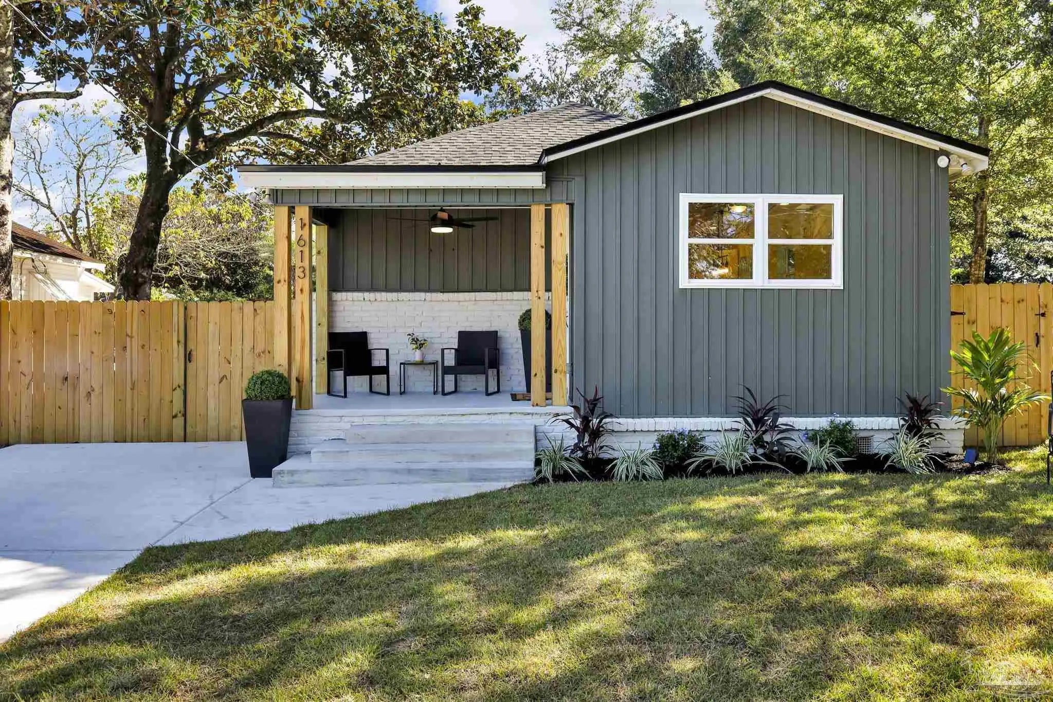 Photo of Listing #672815