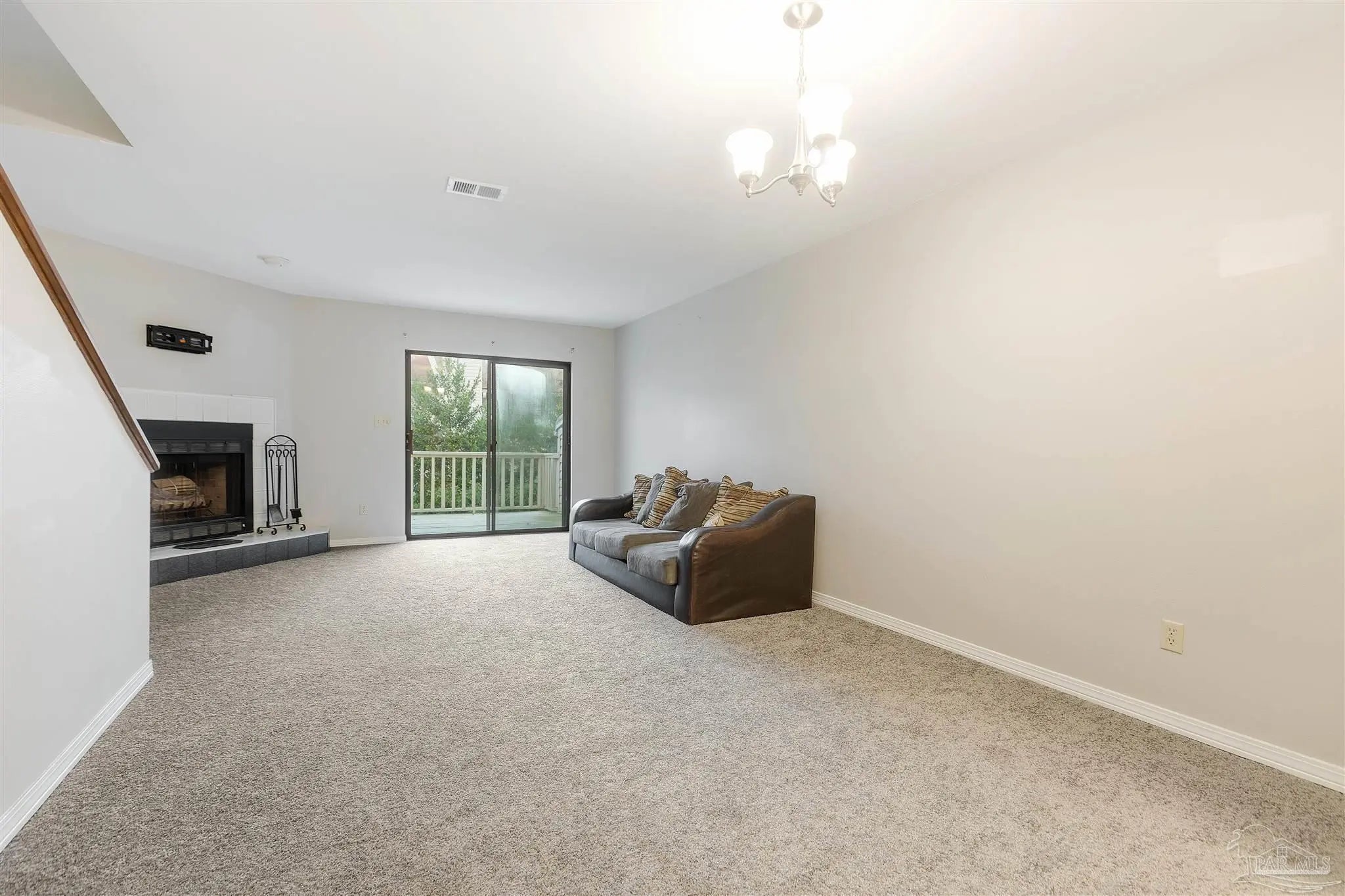 Photo of Listing #656253