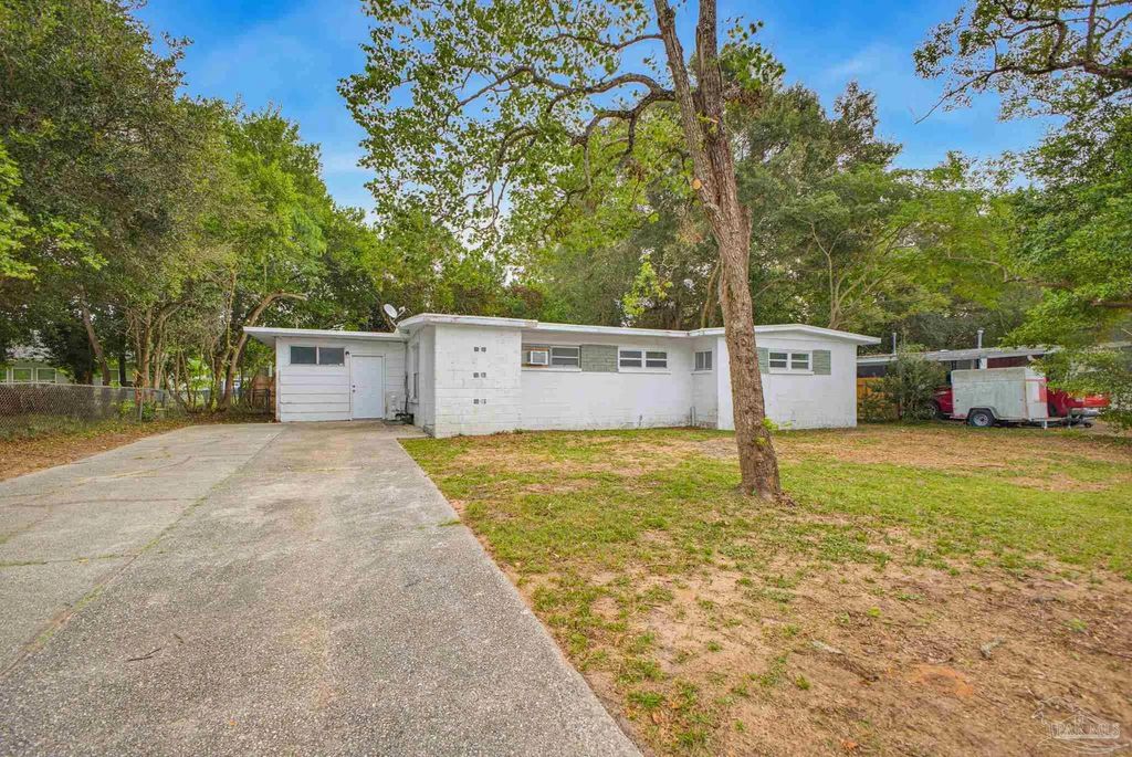 4520 Guerlain Way, Pensacola