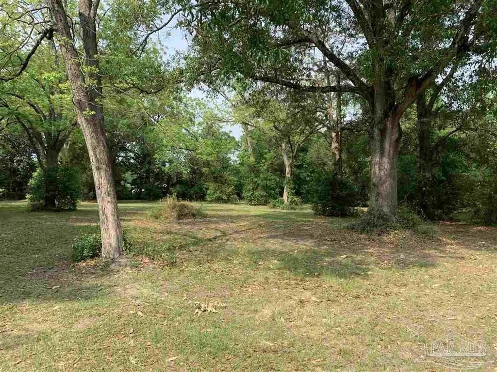 5006 W Fairfield Dr, Pensacola
