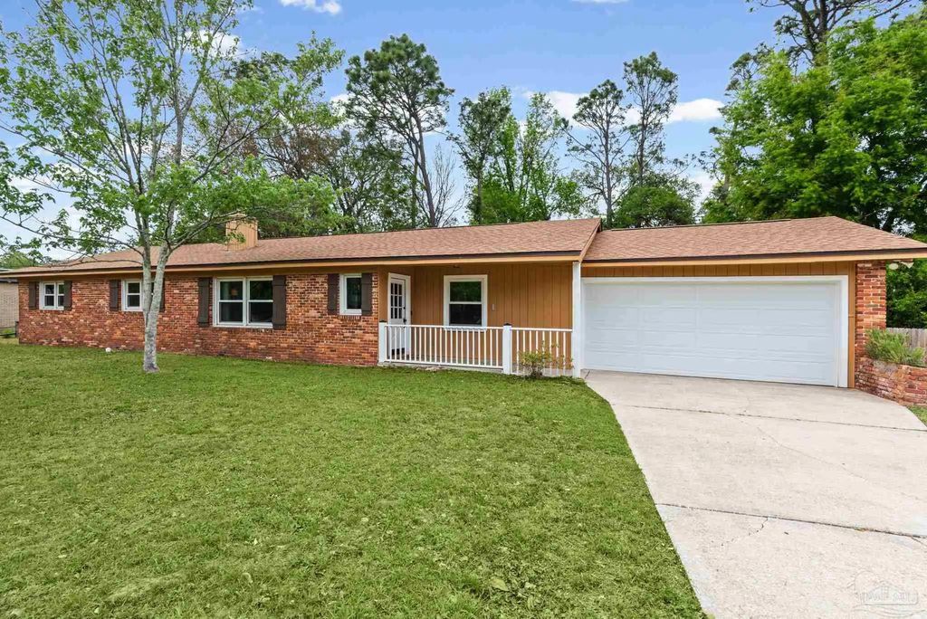 2958 Swan Ln, Pensacola