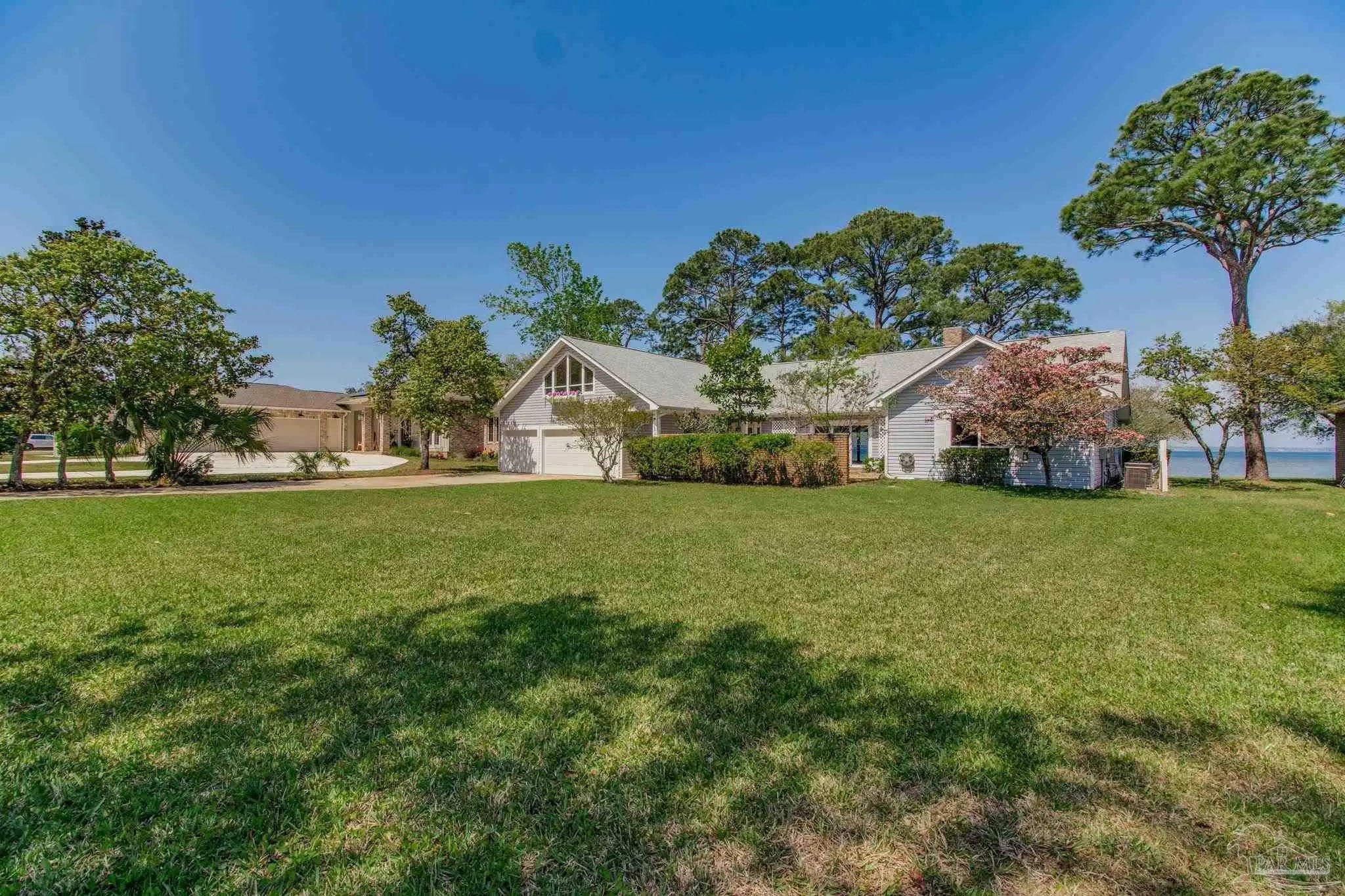 Photo of Listing #677551