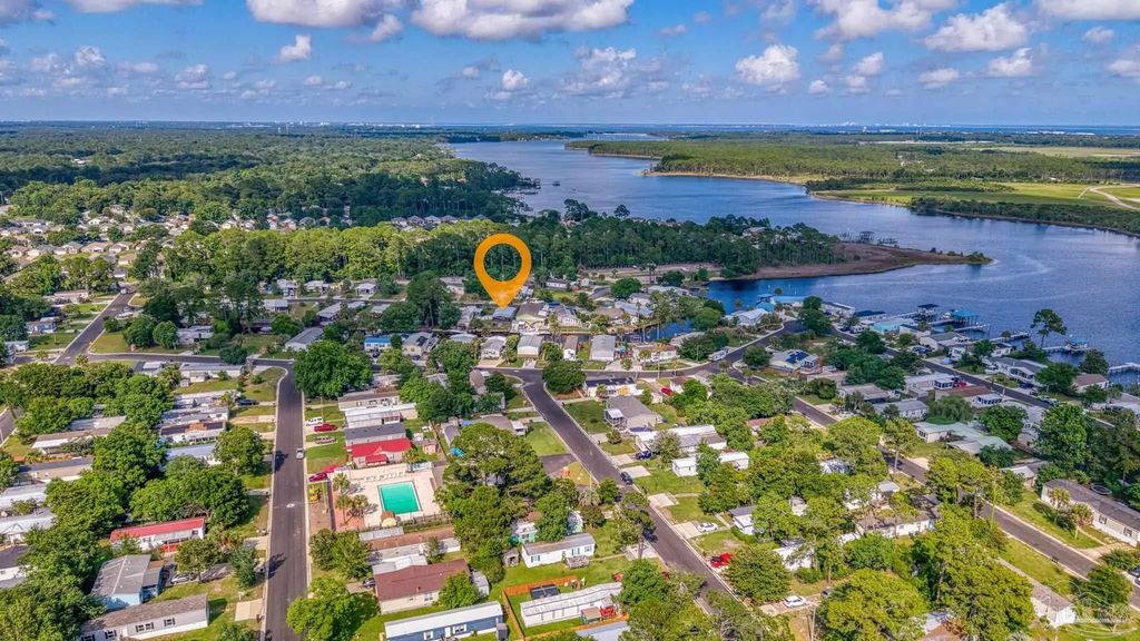 2553 Granada Camino, Pensacola