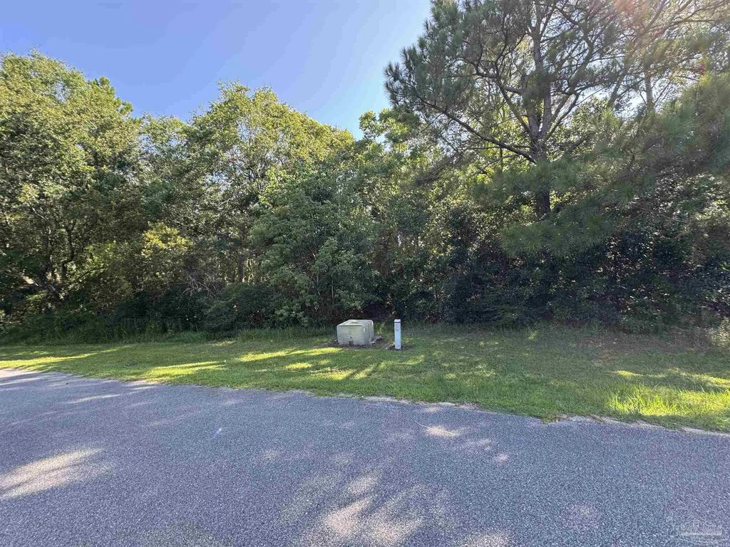 7538 Casa Grande Cir, Milton