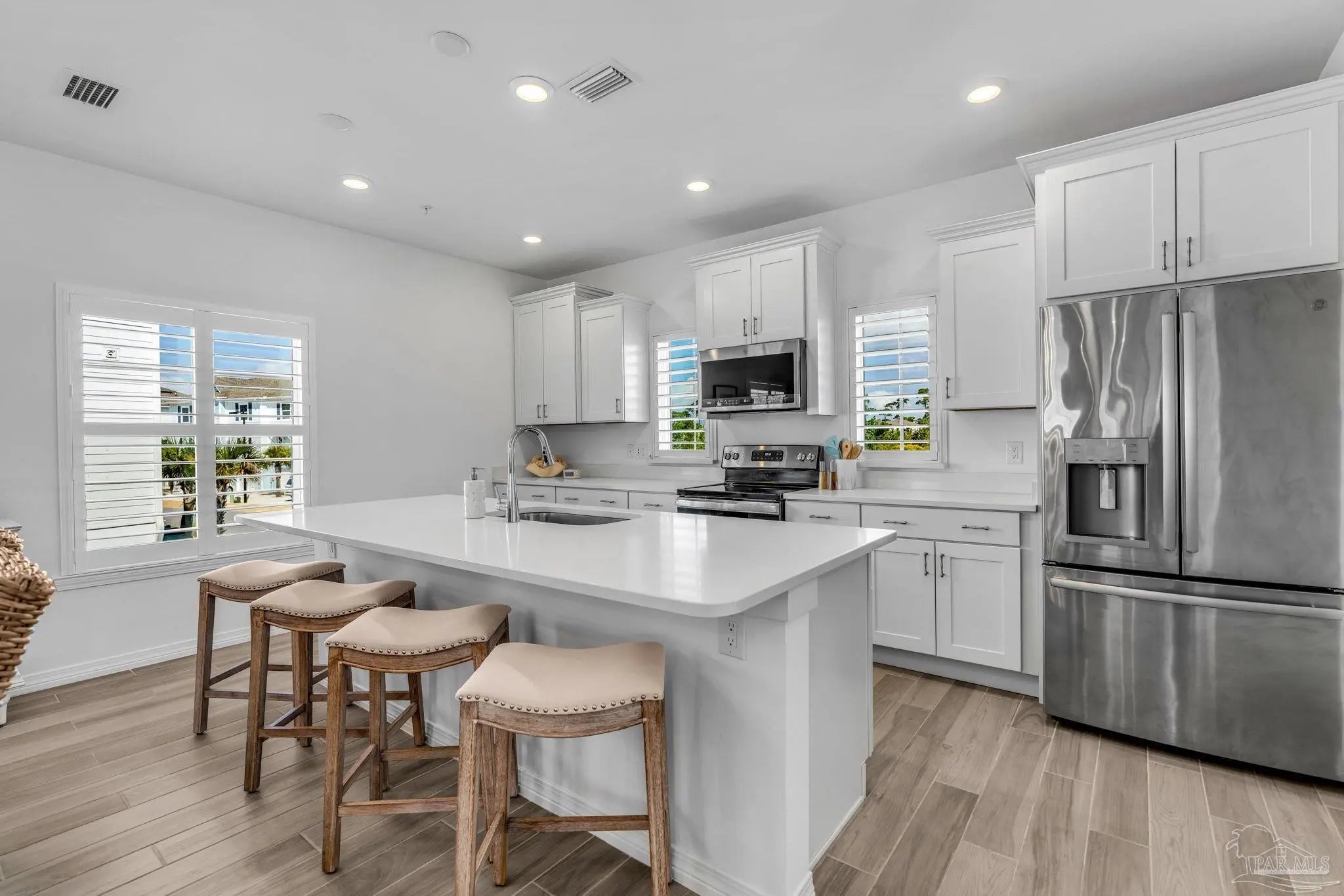 Photo of Listing #679702