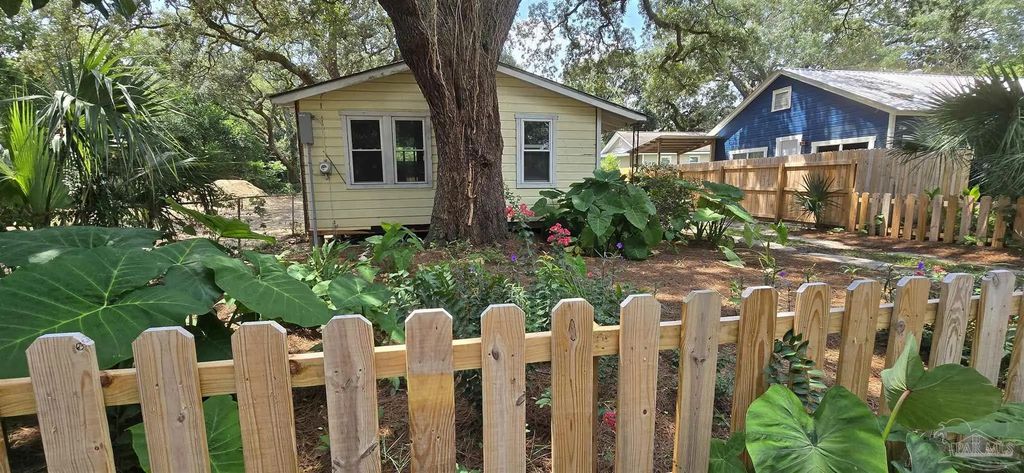 619 1/2 N X St, Pensacola