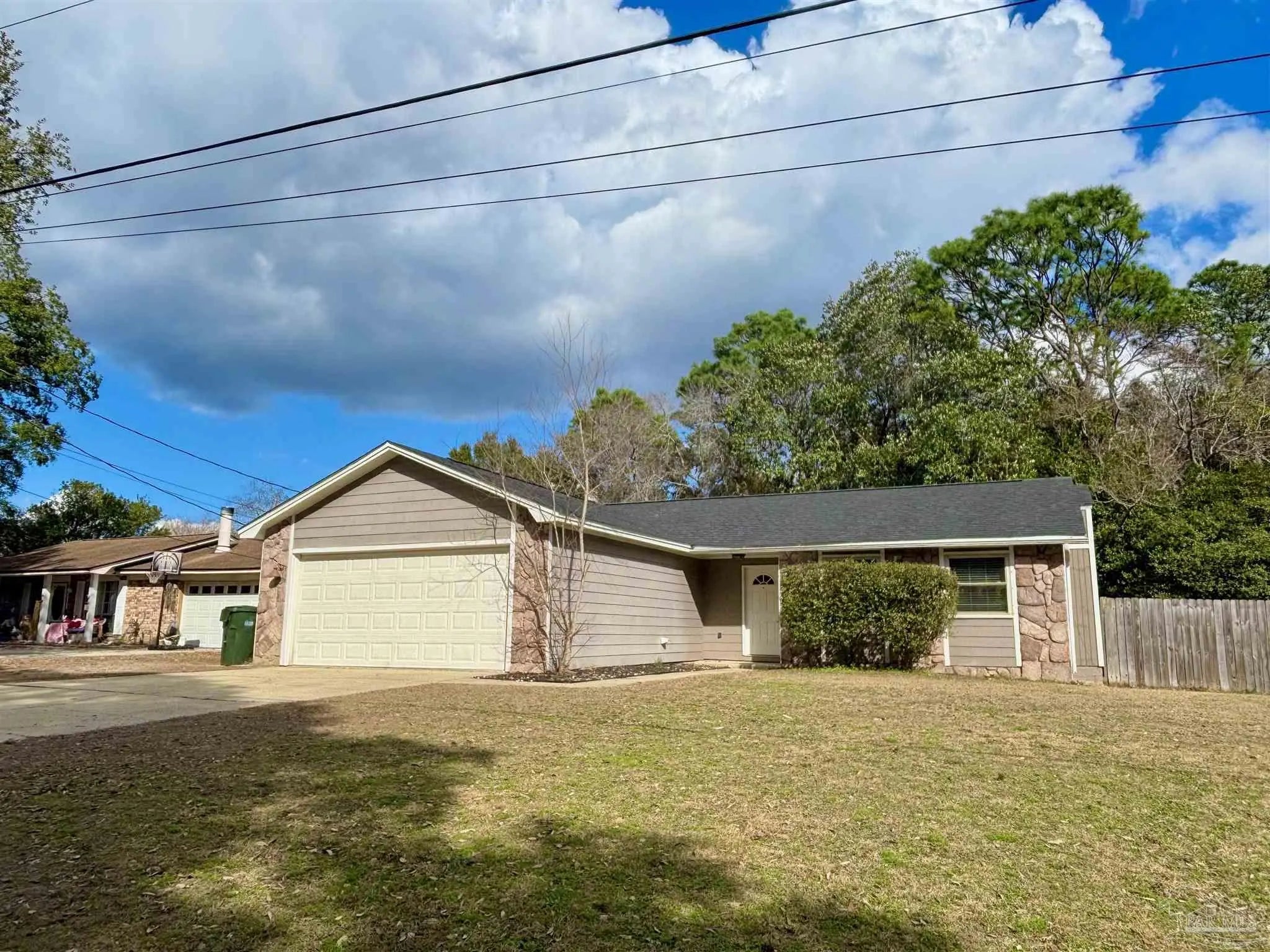 Photo of Listing #677481