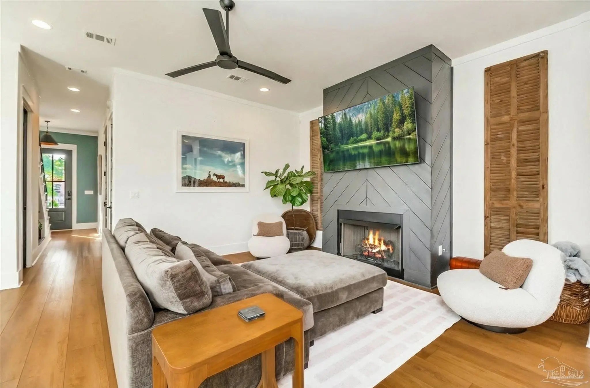 Photo of Listing #675492