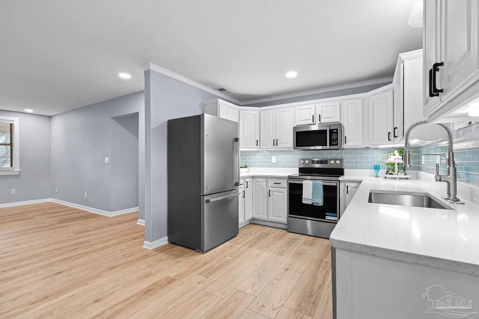 Photo of Listing #673741