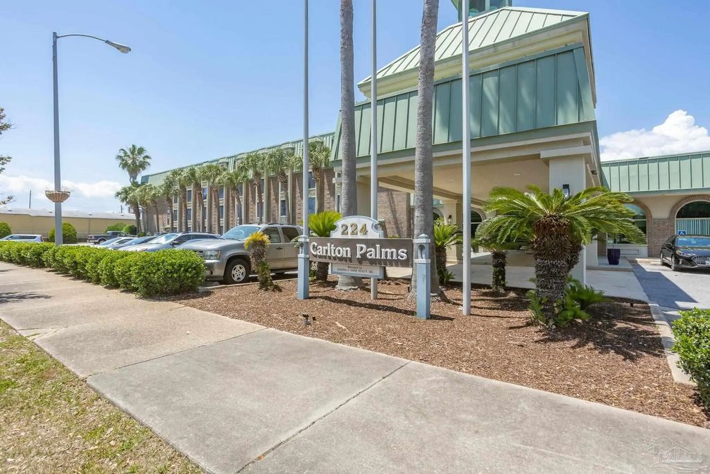 224 E Garden St #329, Pensacola