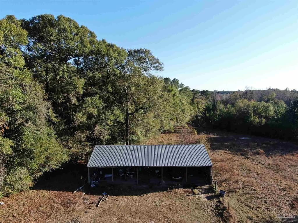 205 Varnum Rd, Laurel Hill