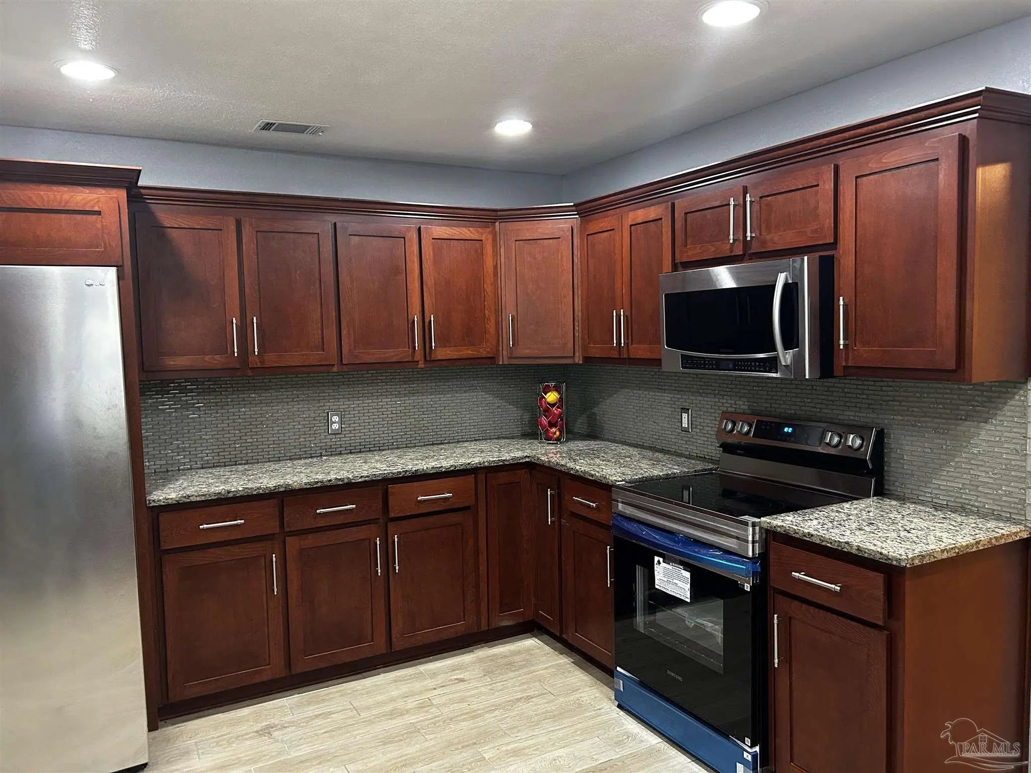 Photo of Listing #672413