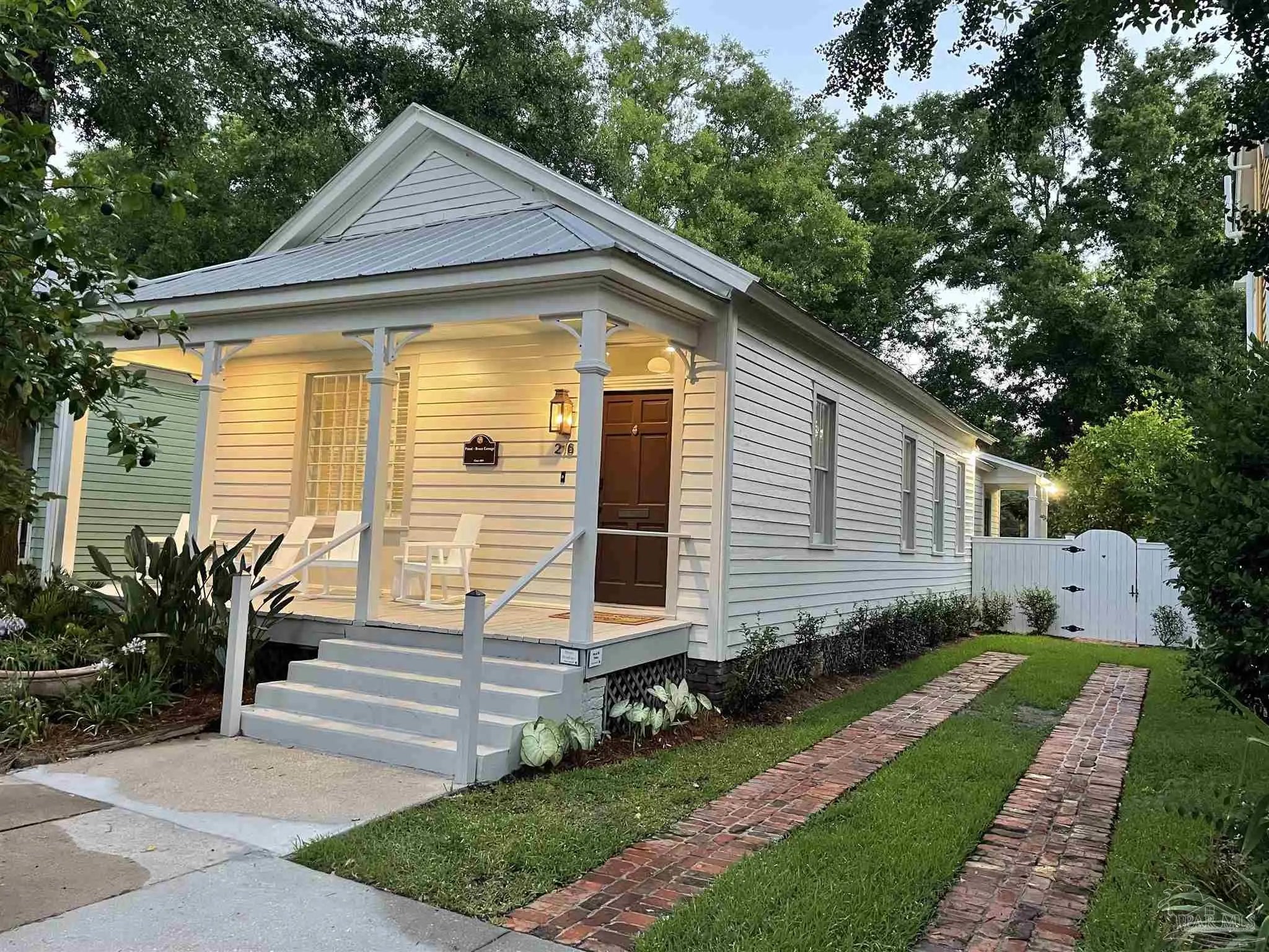 Photo of Listing #676654