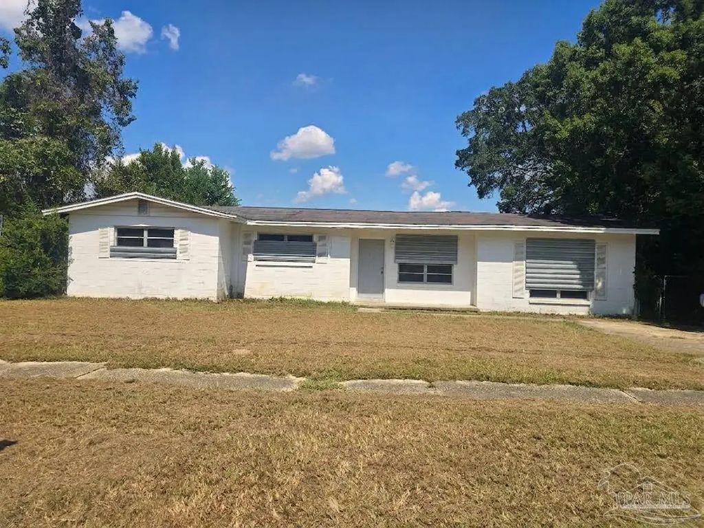 22 Alan A Dale St, Pensacola