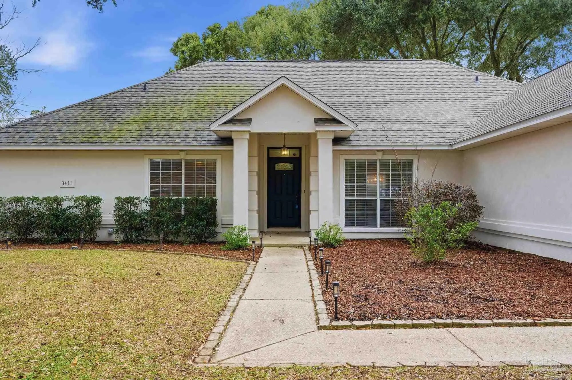 Photo of Listing #676357