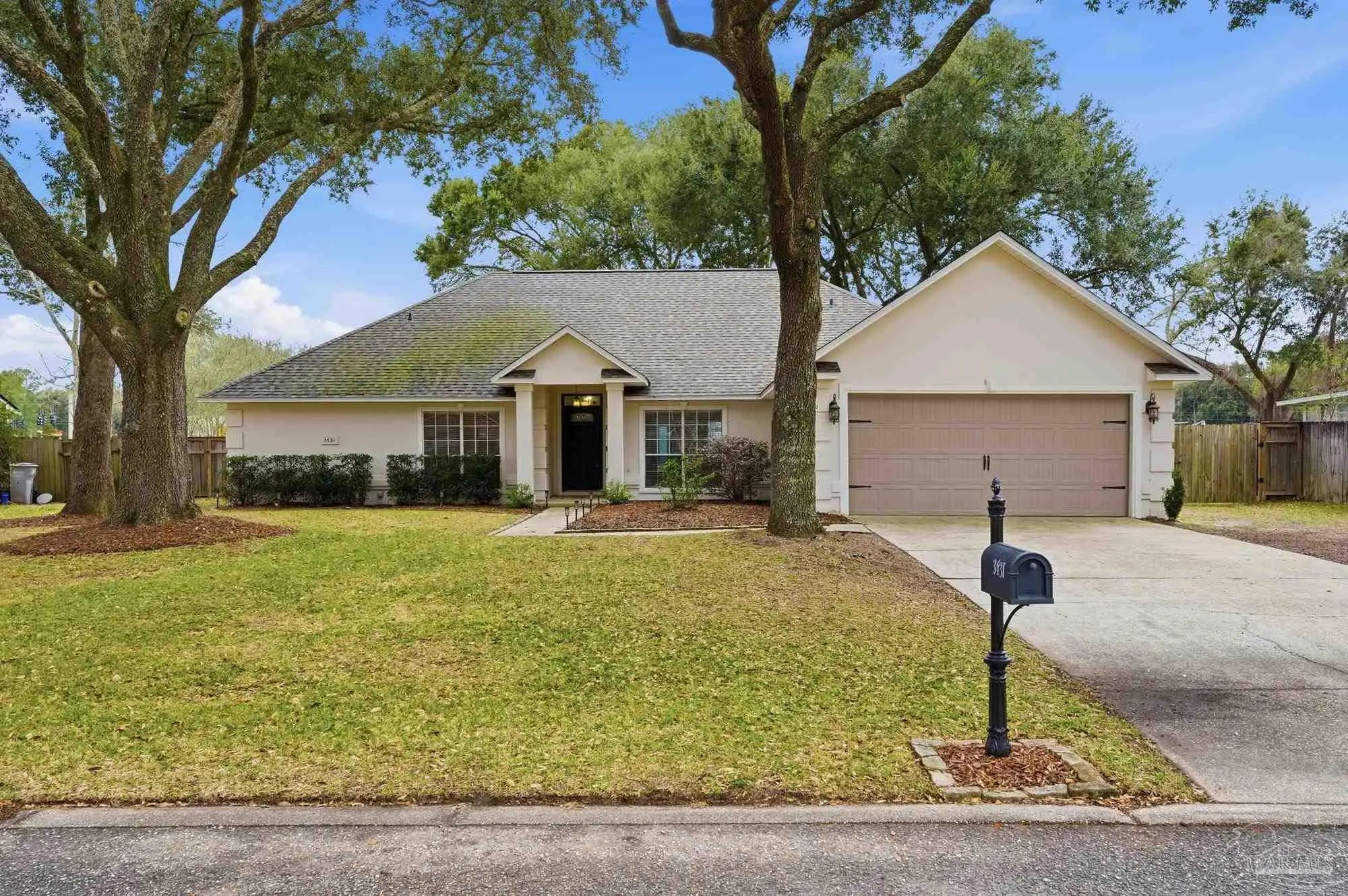 Photo of Listing #676357