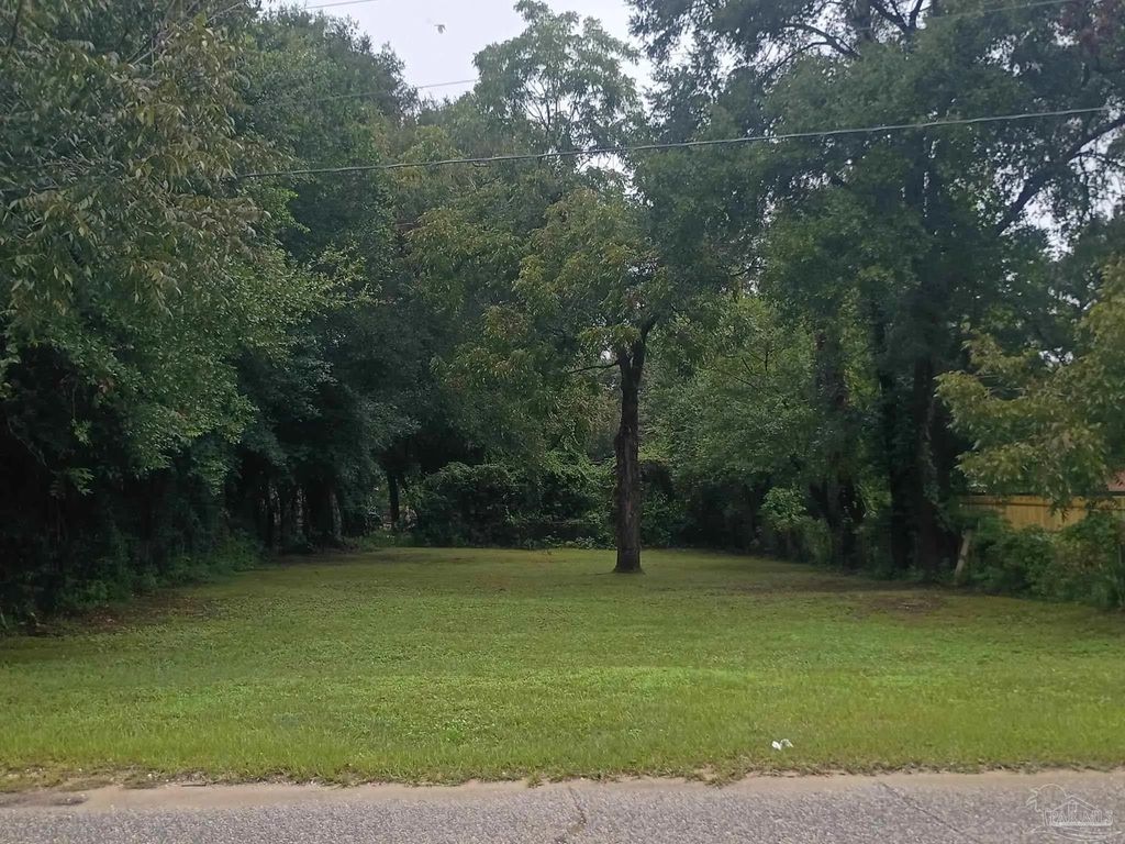 2710 W Bobe St, Pensacola